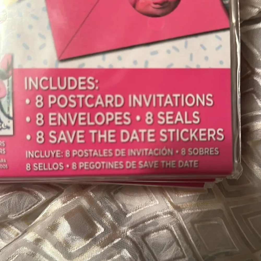 Trolls Pack of 8 Party Invitations with Envelopes